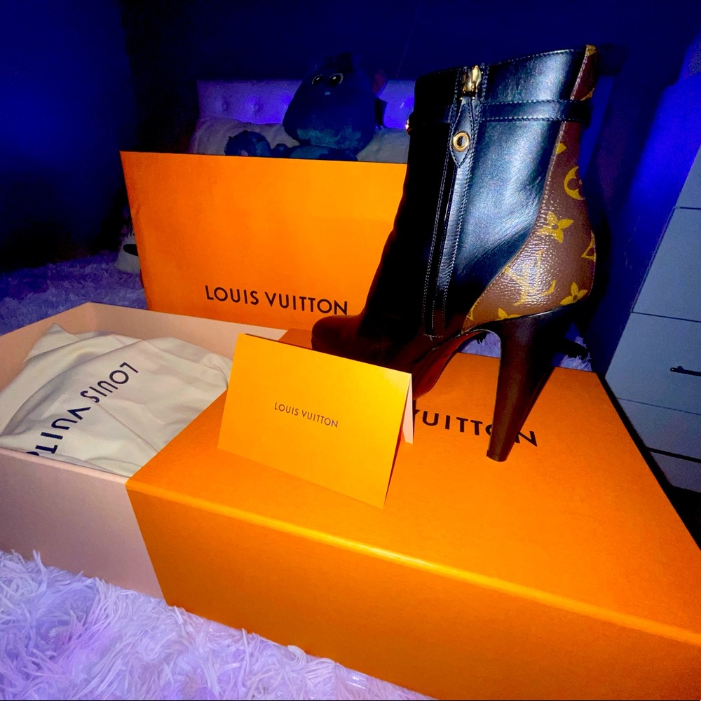 COPY - Real Louis Vuitton’s heels!